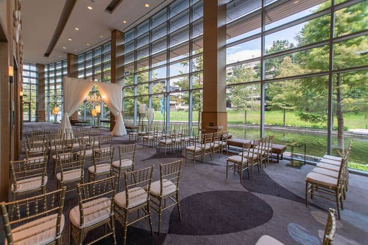 Ballroom/Hall 74 of 96